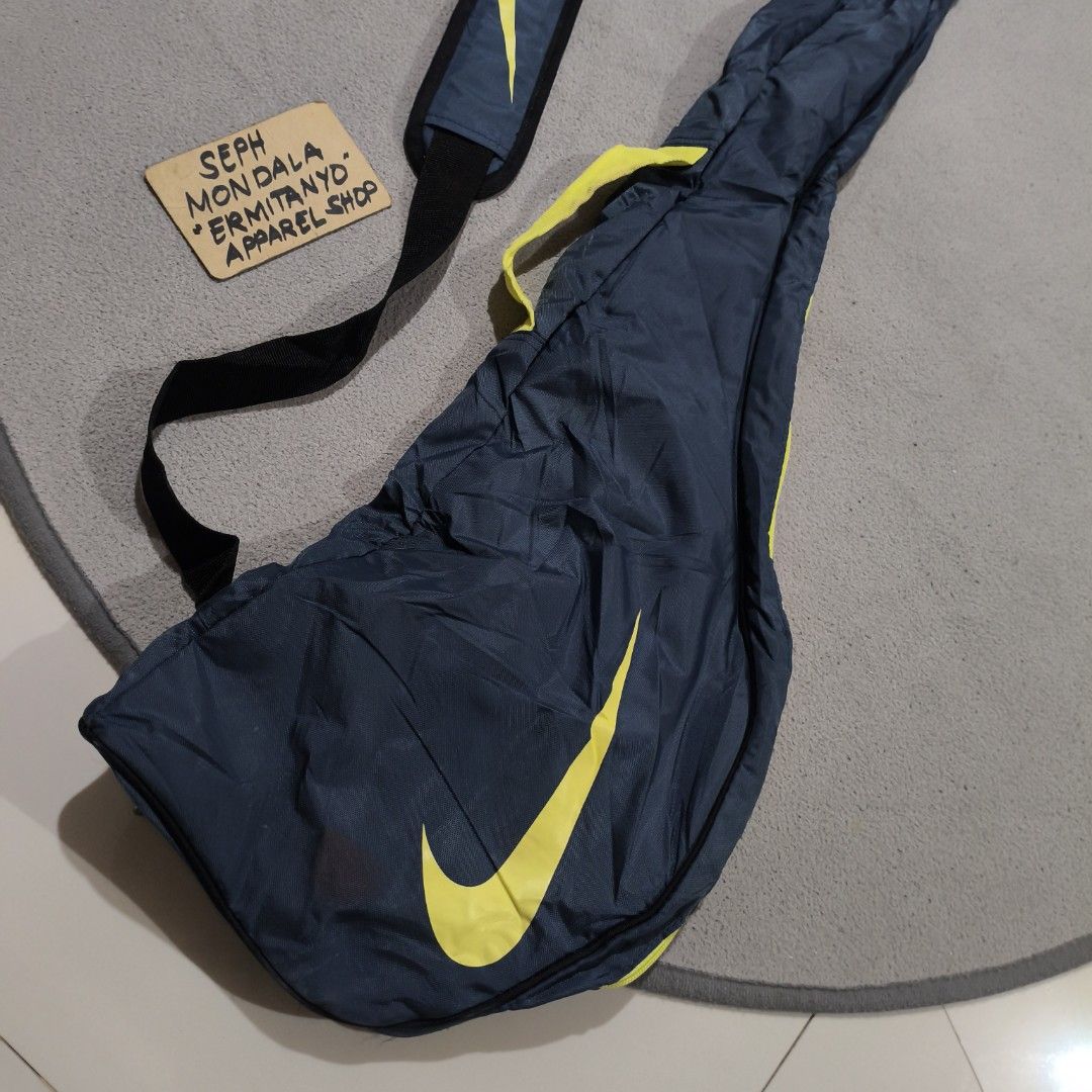 Nike golf bag (Category: Golf) located in Calatrava. Submitted by ermitany0 (Listing ID 1468542507, Image 3). Description: nike golf bag very good condition issue: stain only ( Posted ) check photos for more details ✅⬇️ location: Negros Occidental PM if interested 📩📩📩📩.