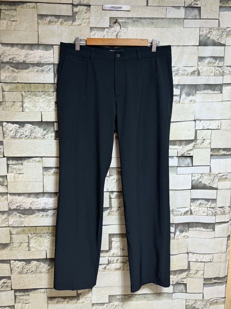NIKE GOLF FLAT FRONT STRETCH WOVEN GOLF PANTS (Category: Trousers) located in Santa Rosa. Submitted by alejon007 (Listing ID 1468529002, Image 2). Description: NIKE GOLF FLAT FRONT STRETCH WOVEN GOLF PANTS 100% Legit Good as new No issues Size 34 x 41 length PRIC 1⃣5⃣8⃣0⃣ PM.