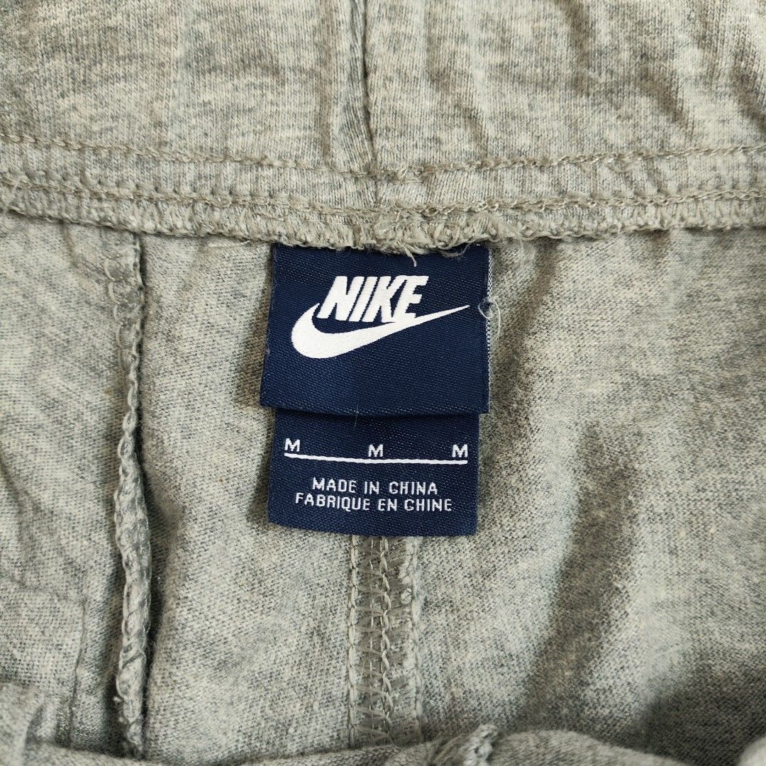 Nike Grey Cotton Shorts (Category: Shorts) located in Rosales. Submitted by kudoscache (Listing ID 1468587251, Image 3). Description: - Brand: Nike - Waist: | Length: - Color: Gray - slightly nego payment: maribank / gotyme courier: J&T.