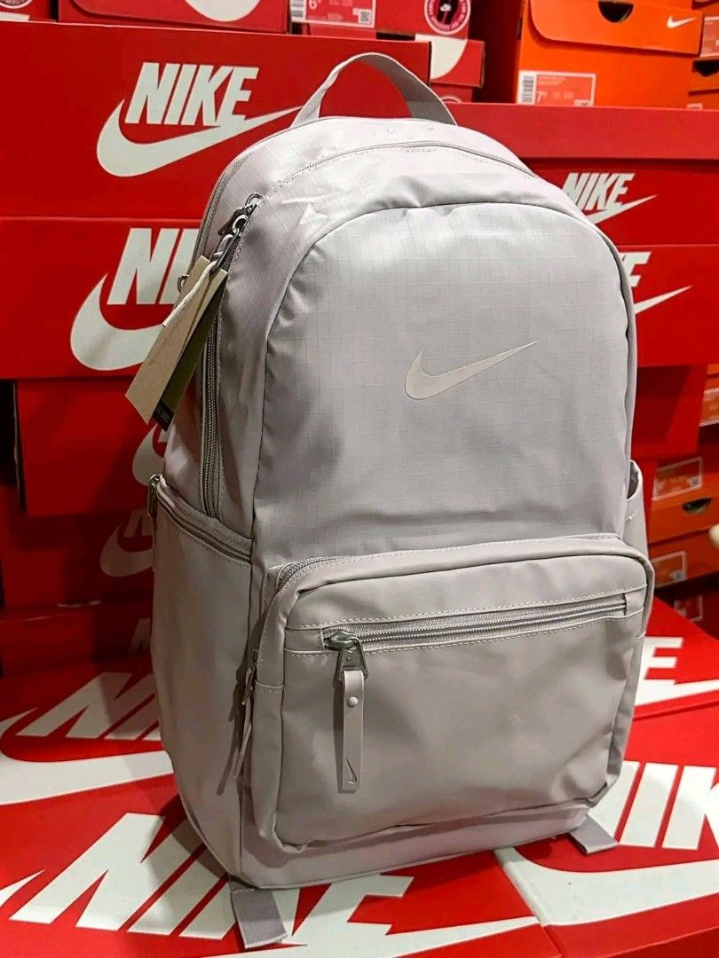 Nike Heritage Eugene 2.0 (Category: Backpacks) located in Quezon City. Submitted by barbosac (Listing ID 1468640900, Image 2). Description: Ready to ship 20L ☑️1,999 free sf via J&T only ✖️3,095 SRP.
