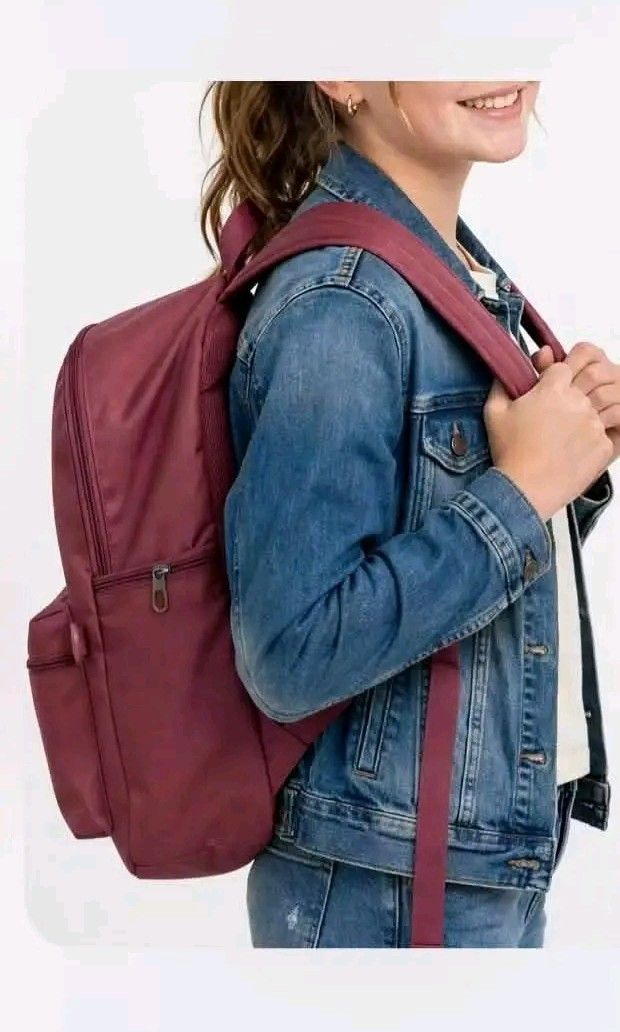 Nike Heritage Eugene 2.0 (Category: Backpacks) located in Quezon City. Submitted by barbosac (Listing ID 1468641267, Image 3). Description: Ready to ship 23L ☑️1,690php free sf via J&T ✖️3,095 SRP.