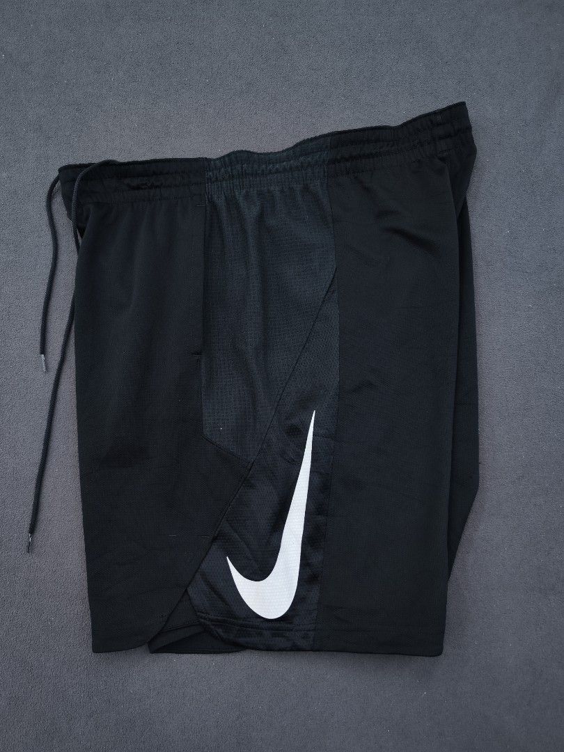 Nike Hyper Elite Basketball Shorts (Category: Shorts) located in Bulacan. Submitted by emilj23 (Listing ID 1468524355, Image 1). Description: Nike Hyper Elite Basketball Shorts Size 4XL on Tag L 20 W 38-44 Leg Hole 14 Condition 9.5/10 Color rate 9.5/10 Issue Minimal Runs,Drwastring.