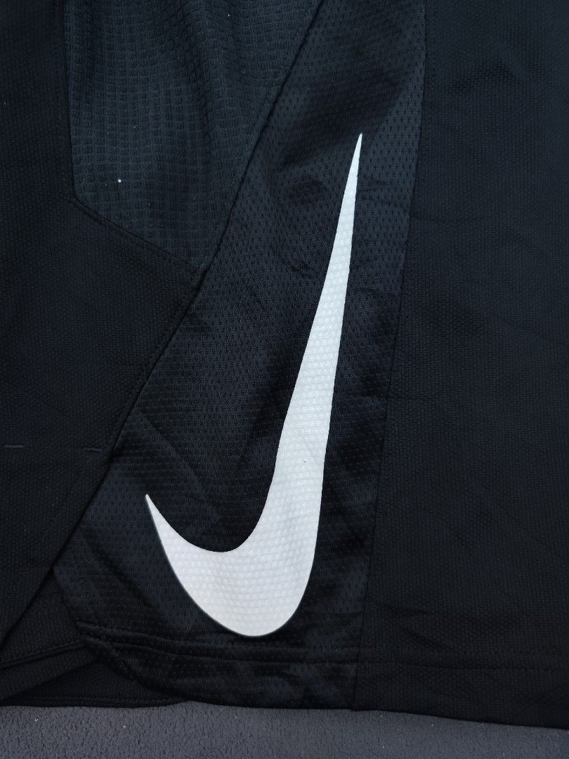 Nike Hyper Elite Basketball Shorts (Category: Shorts) located in Bulacan. Submitted by emilj23 (Listing ID 1468524355, Image 3). Description: Nike Hyper Elite Basketball Shorts Size 4XL on Tag L 20 W 38-44 Leg Hole 14 Condition 9.5/10 Color rate 9.5/10 Issue Minimal Runs,Drwastring.