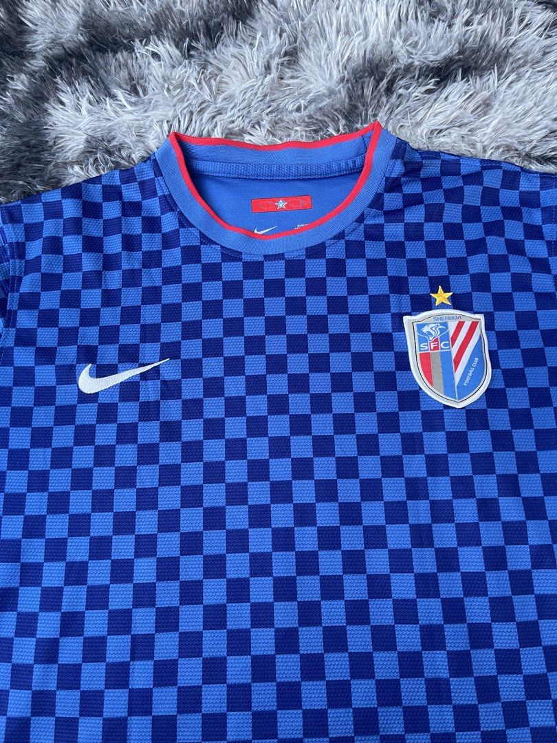 Nike jersey (Category: Tshirts & Polo Shirts ) located in San Jacinto. Submitted by clothcartelph (Listing ID 1468564458, Image 2). Description: SIZE: XL DIMES: 21/29 WIDTH: 21 LENGTH: 29 ISSUE: scratches on back print COLOR RATE: 9.7/10 CONDITION: EXCELLENT.