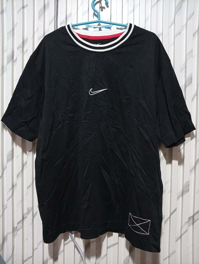 Nike jersey Center Embriod logo ( Authentic ) (Category: Tshirts & Polo Shirts ) located in Barotac Nuevo. Submitted by john.pritz (Listing ID 1468671317, Image 1). Description: Nike Jersey Center Embriod logo ( Authentic ) Like new condi no issue size large on tag width 22 Length 28,5.