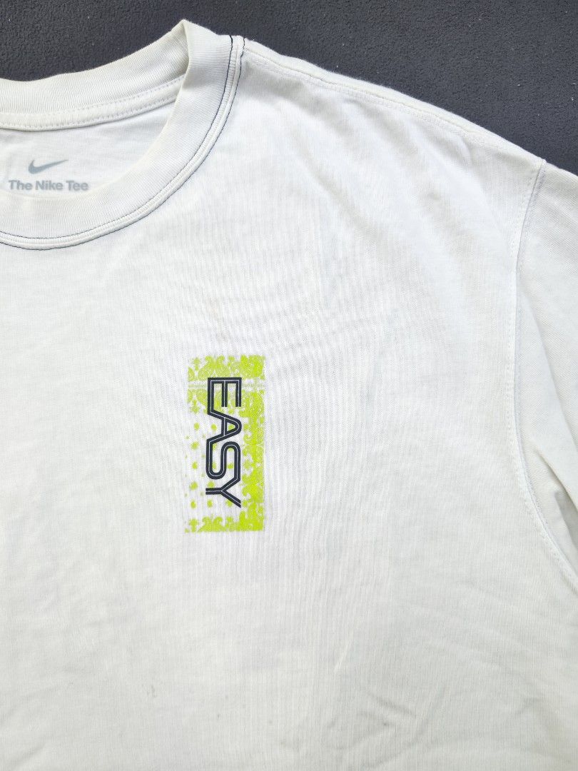 Nike KD Easy Tee (Category: Tshirts & Polo Shirts ) located in Bulacan. Submitted by emilj23 (Listing ID 1468520858, Image 2). Description: Nike KD Easy Tee Size XXL on tag L 28 W 24 Condition 9/10 Color rate 9/10 Issue Stains.
