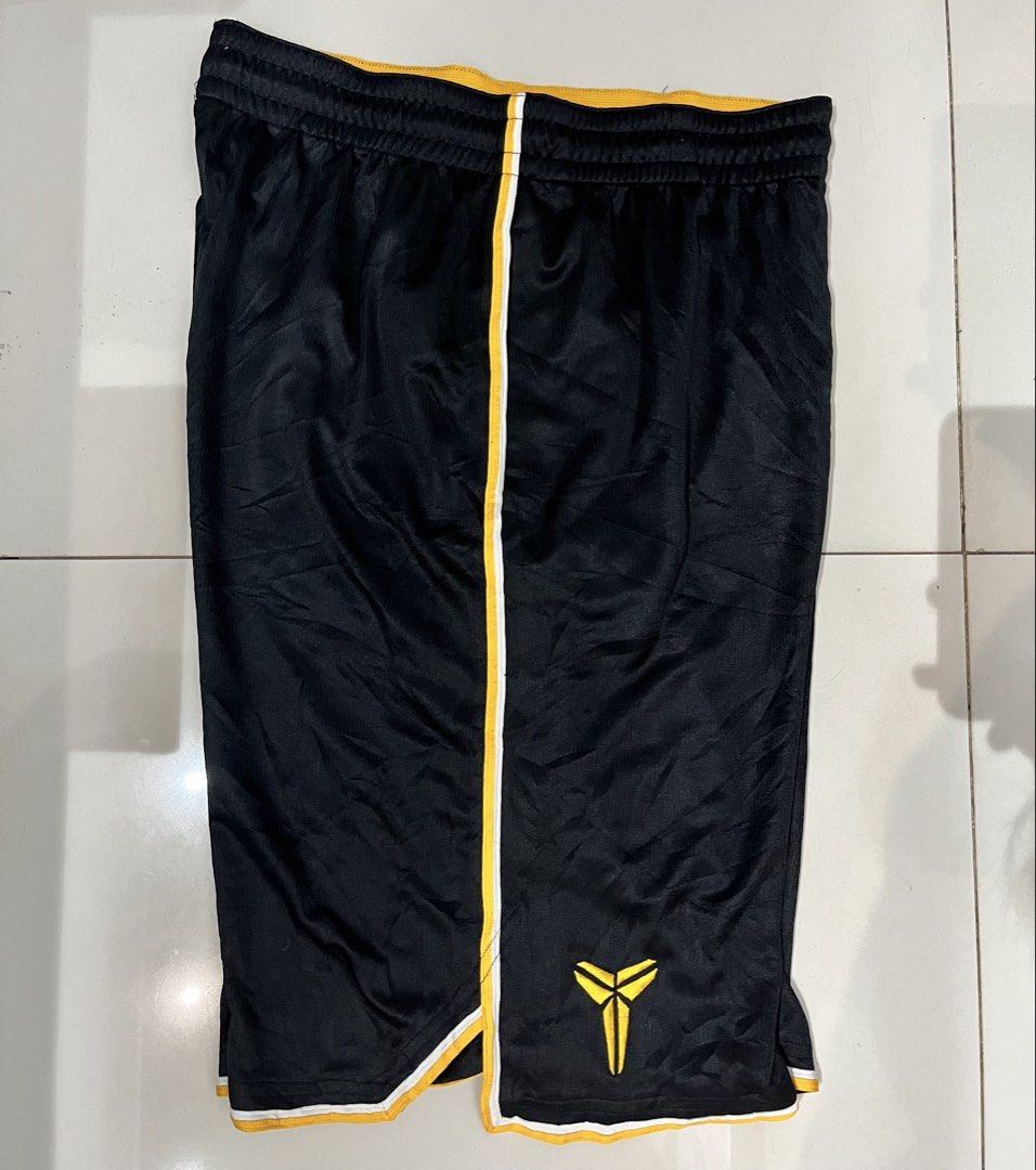 Nike Kobe Shorts (Category: Shorts) located in Valencia. Submitted by yaku_lux (Listing ID 1468640560, Image 3). Description: Nike Kobe Shorts Xl On Tags Waistline 32 Length 24 No Flaws .