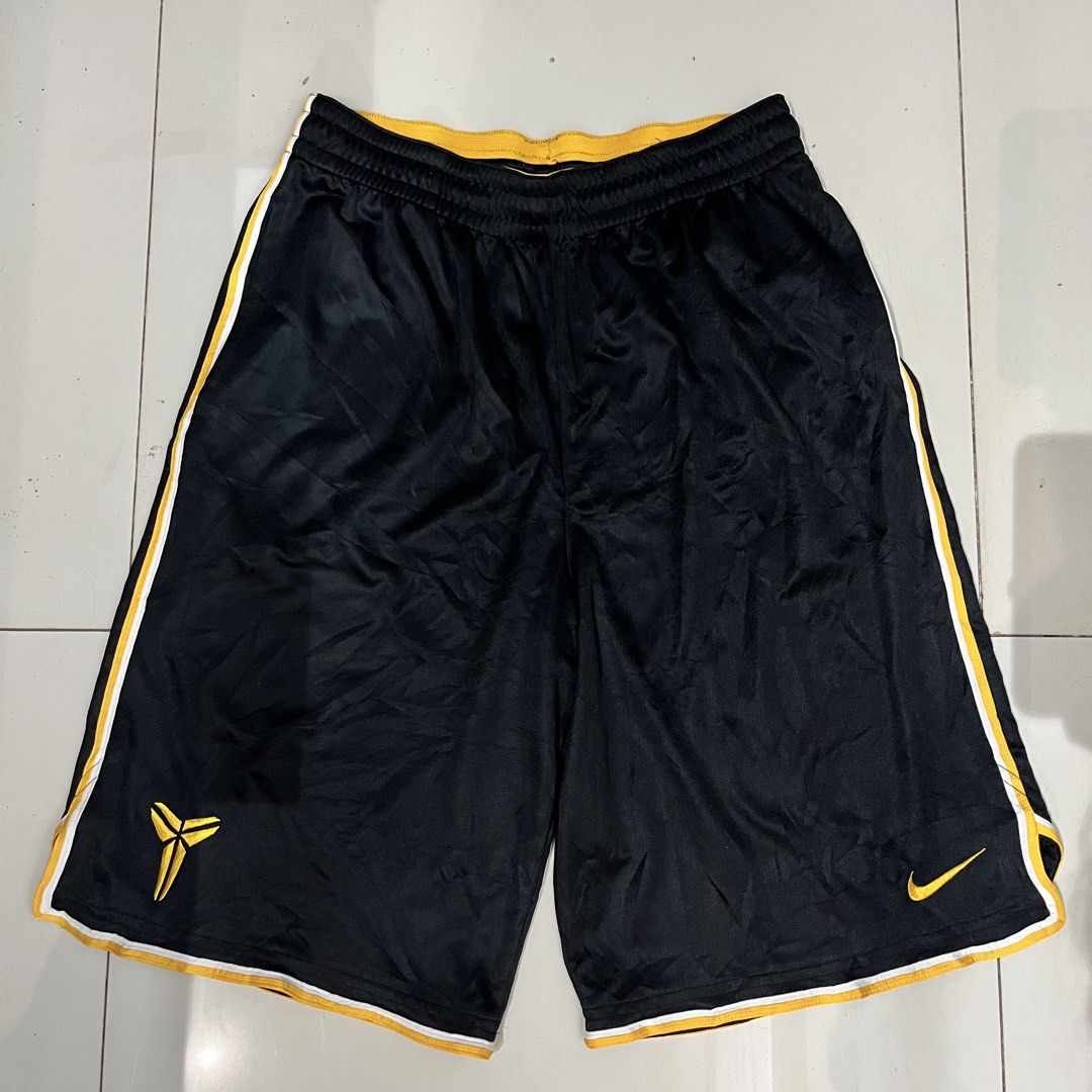 Nike Kobe Shorts (Category: Shorts) located in Valencia. Submitted by yaku_lux (Listing ID 1468640560, Image 1). Description: Nike Kobe Shorts Xl On Tags Waistline 32 Length 24 No Flaws .