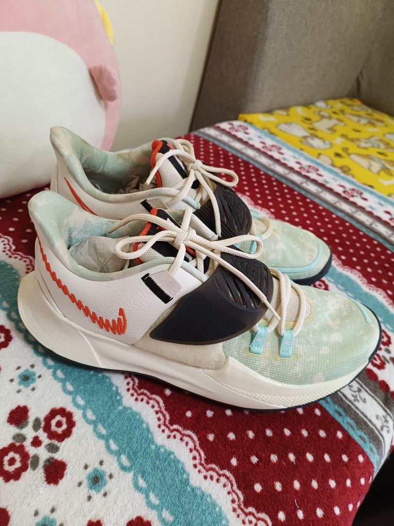 Nike Kyrie Low 3 (Category: Sneakers) located in Manila. Submitted by zoeemarie (Listing ID 1468531671, Image 2). Description: RUSH FOR SALE SNEAKERS!!! USED ONCE in good condition pwede sa maarte (galing Japan) CHECK ALL YOU WANT SIZE 11 SLIGHTLY NEGOTIABLE!!! RFS: hindi na nagamit DM me for more information and price 📩 Cavite Area.