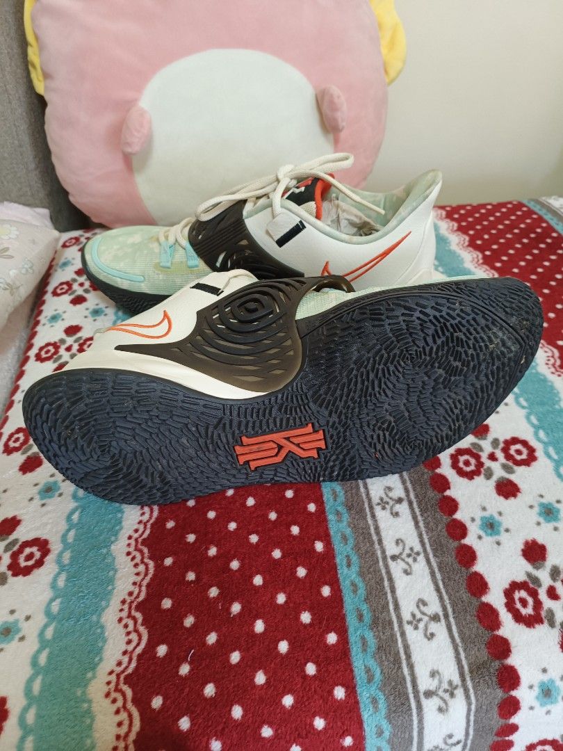 Nike Kyrie Low 3 (Category: Sneakers) located in Manila. Submitted by zoeemarie (Listing ID 1468531671, Image 3). Description: RUSH FOR SALE SNEAKERS!!! USED ONCE in good condition pwede sa maarte (galing Japan) CHECK ALL YOU WANT SIZE 11 SLIGHTLY NEGOTIABLE!!! RFS: hindi na nagamit DM me for more information and price 📩 Cavite Area.