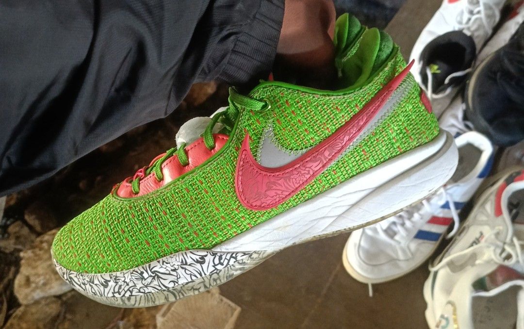 NIKE LEBRON 20 (Category: Sneakers) located in Bayugan. Submitted by retroshoesphilippines (Listing ID 1468614409, Image 2). Description: .