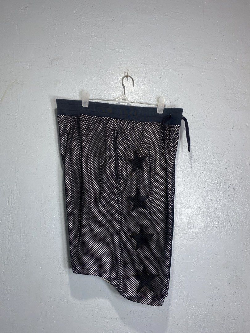 Nike Mesh Shorts Size L (Category: Shorts) located in Bacong. Submitted by crommermann (Listing ID 1468650449, Image 3). Description: Nike SB short 🏷️ + 90 shipping fee -Dimes Waistline 32-34 Length 23 -Condition 9.5/10 -Color Rate 9.5/10 Good Condition Color may vary due to lightning Very Presentable when Worn Issue can be seen in the picture Need Wash Pm/Dm Visayas Dumaguete loc J&T Courier Express 🚛🚛🚛.
