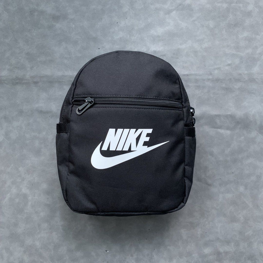 Nike Mini Backpack (Category: Backpacks) located in Manila. Submitted by emmanthrift (Listing ID 1468640129, Image 1). Description: .