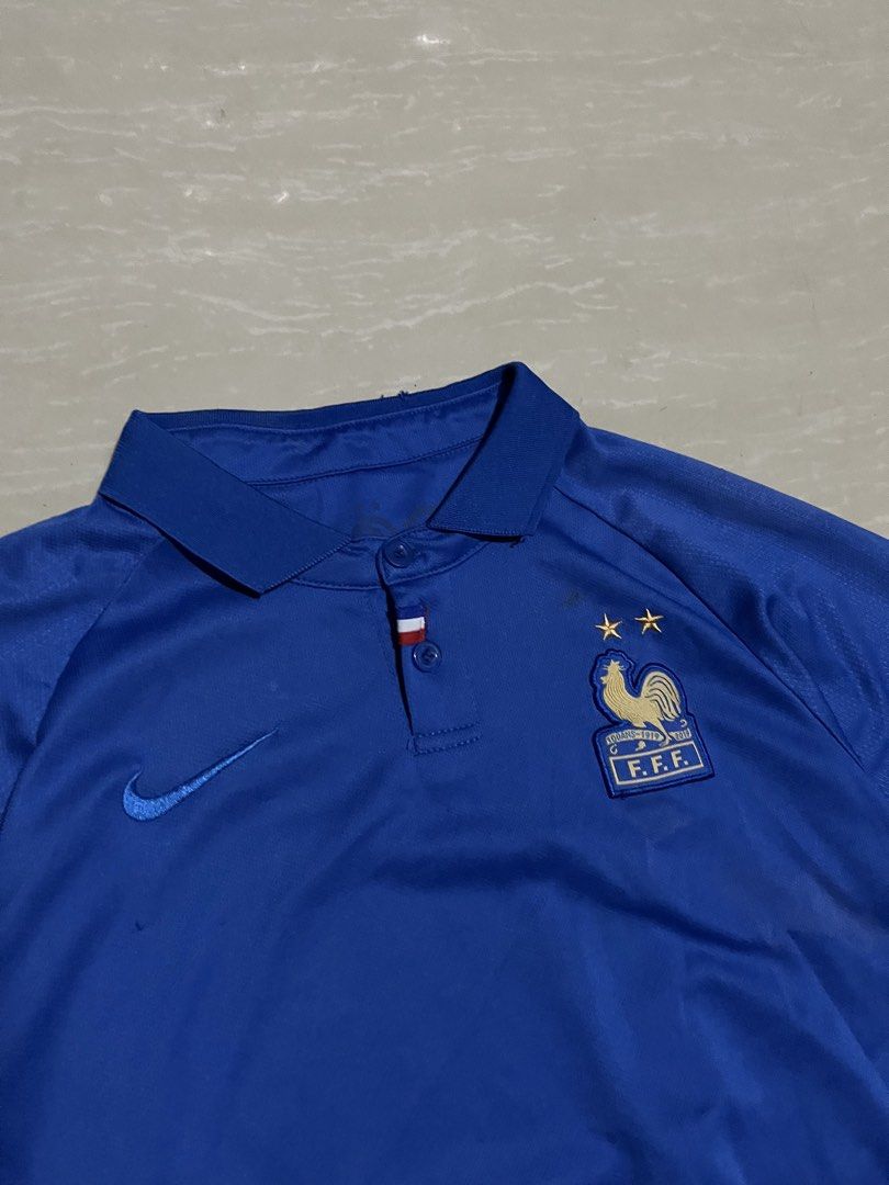 NIKE POLO SHIRT (Category: Tshirts & Polo Shirts ) located in Manila. Submitted by thrift2lifestyle (Listing ID 1468598962, Image 2). Description: NIKE FFF POLO WELL USED W17.5 L23 ISSUE: STAIN 350.