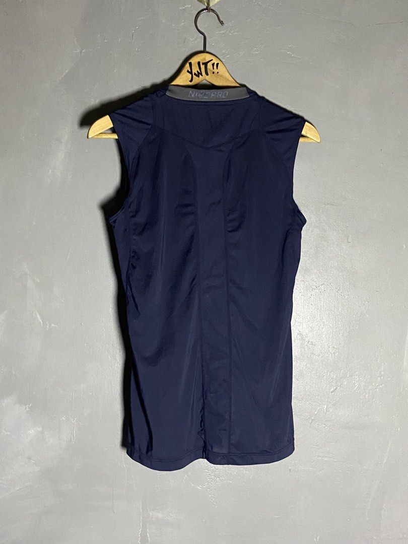 Nike Pro Lock It In Compression Tank (Category: Activewear) located in Cabuyao City. Submitted by chukz_x (Listing ID 1468676051, Image 2). Description: Nike Pro Lock It In Compression Tank Size : Large Dimes : 16W 27L Condition : Excellent Issue : none Price : 850 📍READY TO WEAR 📍Cabuyao Laguna .