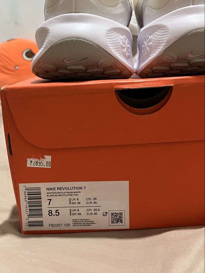 NIKE REVOLUTION 7 (Category: Sneakers) located in Munoz. Submitted by jaicc (Listing ID 1468548890, Image 3). Description: Nike Revo 7 sz 7 mens sz 8.5 wmns .