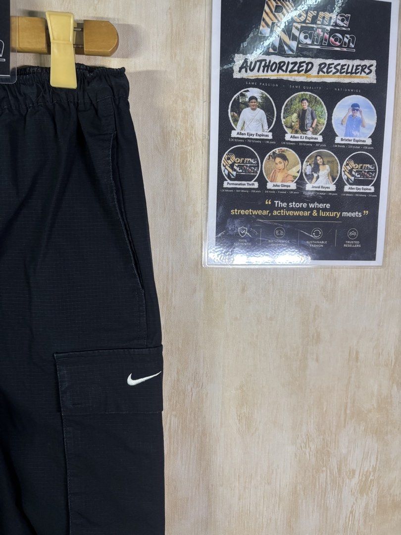 NIKE RIPSTOP CARGO PANTS (Category: Trousers) located in Cabuyao City. Submitted by pormanation-thrift-store (Listing ID 1468600415, Image 2). Description: NIKE RIPSTOP CARGO PANTS Condition: LIKE NEW Color rate: 10/10 (PWEDE SA MASELAN) Size: MEDIUM Dimes: 30-34”Wx38”L Issue: NONE‼️ Price: 1500.