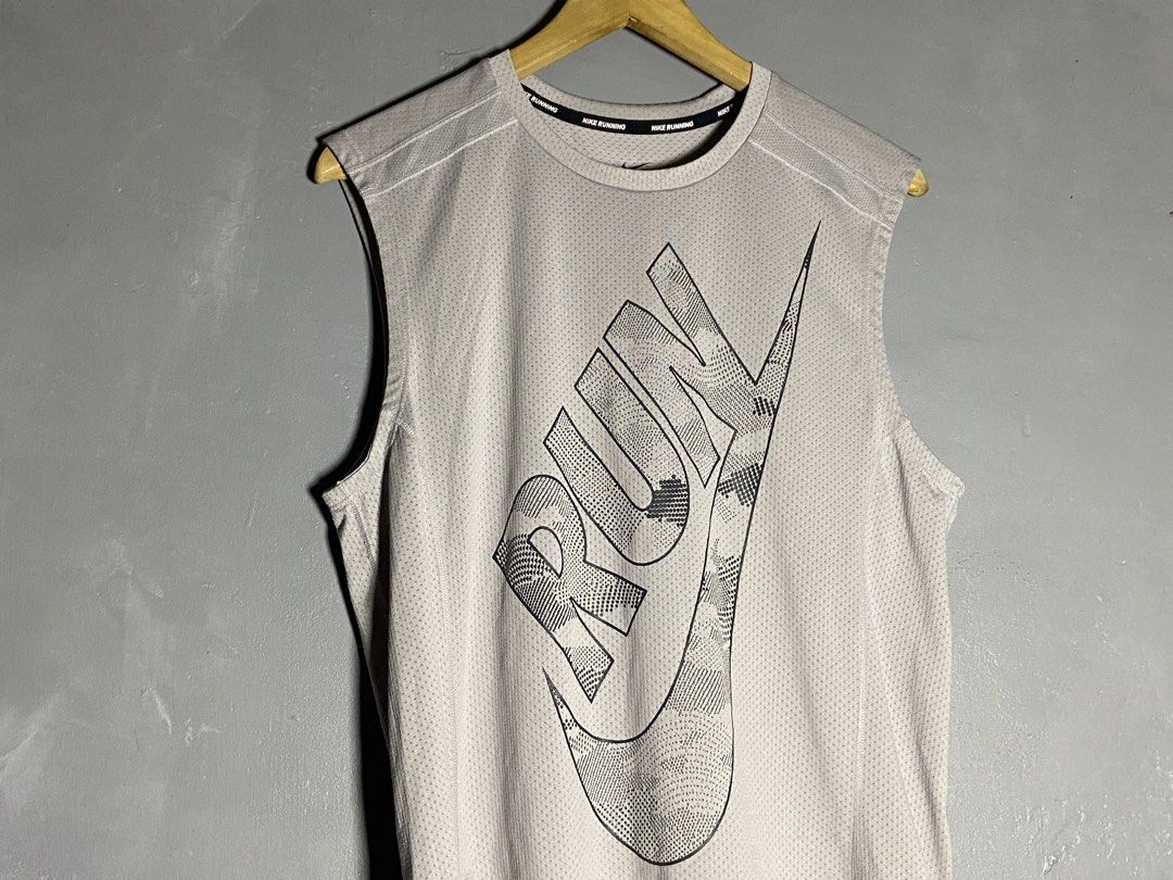 Nike Running Tank (Category: Activewear) located in Cabuyao City. Submitted by chukz_x (Listing ID 1468676744, Image 3). Description: Nike Running Tank Size : Large Dimes : 20W 28L Condition : Excellent Issue : none Price : 850 📍READY TO WEAR 📍Cabuyao Laguna.