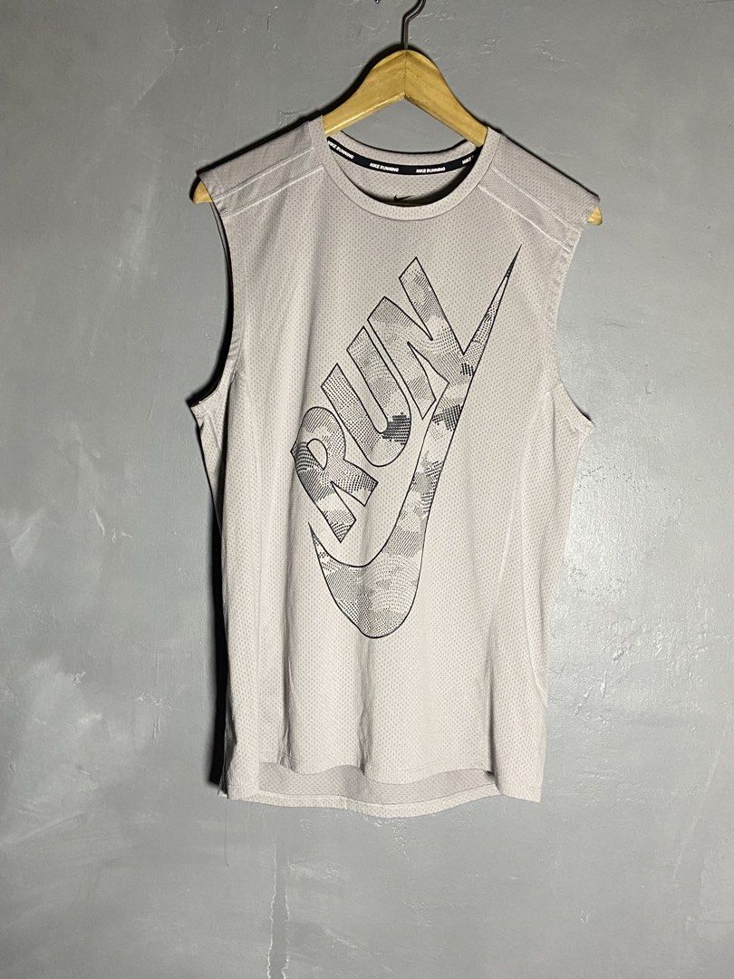 Nike Running Tank (Category: Activewear) located in Cabuyao City. Submitted by chukz_x (Listing ID 1468676744, Image 2). Description: Nike Running Tank Size : Large Dimes : 20W 28L Condition : Excellent Issue : none Price : 850 📍READY TO WEAR 📍Cabuyao Laguna.