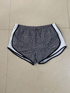 (Category: ) located in . Submitted by hustlethrift_2600 (Listing ID 1468510864, Image 1). Description: .