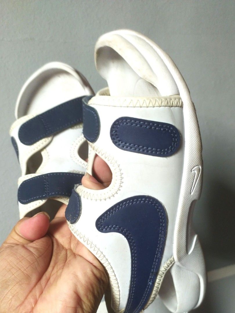 Nike sandals (Category: Babies & Kids Fashion) located in Manila. Submitted by timtam04 (Listing ID 1468531611, Image 3). Description: bought at the mall 22cm.
