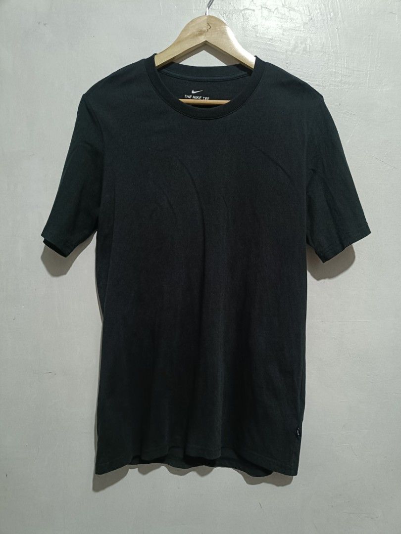 Nike SB Skateboard Classic Tee (Category: Tshirts & Polo Shirts ) located in Las Pinas. Submitted by william_thrift_2023 (Listing ID 1468552576, Image 1). Description: Nike SB Skateboard Classic Tee ✨ (AUTHENTIC) Size XL Excellent Condition 10/10 Color Rate No Issue ₱350 💵 DM ME 📩📩 Laspiñas/Greenhills Loc 📍.
