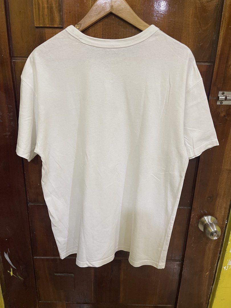Nike Shirt (Category: Tshirts & Polo Shirts ) located in Marikina City. Submitted by greatfindsmnlph (Listing ID 1468510413, Image 2). Description: Ni ke Shirt Price: 50 Size: Large Width: 22 Length: 39 Color: Whitw Color Rate: 10/10 Condition: 9.5/10 may kunting punit/ dumi need wash Very nice in actual.