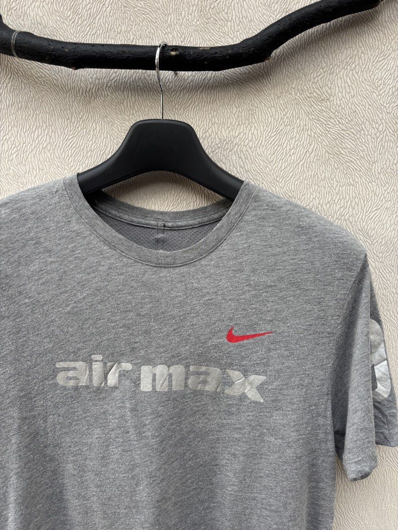 Nike Shirt (Category: Tshirts & Polo Shirts ) located in Baybay. Submitted by thrift.ed2023 (Listing ID 1468588421, Image 2). Description: Nike Shirt Small to Medium 19x27 No Issue Good as New.