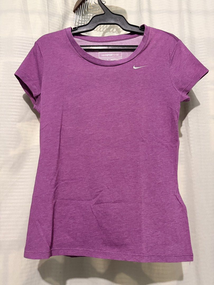 Nike Sports Tee (Category: Babies & Kids Fashion) located in Manila. Submitted by clothesandcollectibles (Listing ID 1468673864, Image 1). Description: .