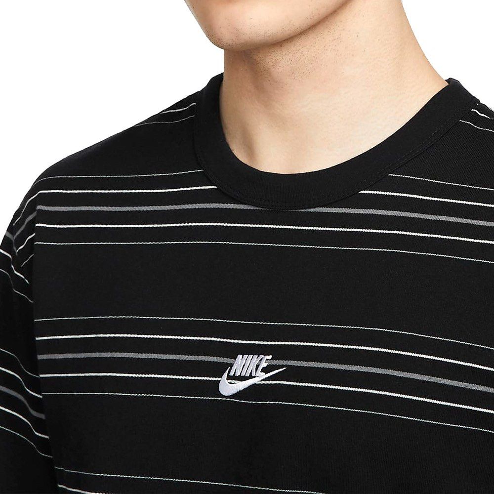 NIKE SPORTWEAR (Category: Tshirts & Polo Shirts ) located in Quezon City. Submitted by fast_break (Listing ID 1468507001, Image 1). Description: NIKE NSW STRIPE ☑️ COLOR: BLACK SIZE: XL ON TAG DIMES: W21 x 30L📏 COLOR RATE:9.8/10 EXCELLENT CONDITION AS NEW ✅ NO ISSUE LOC:NOVA QC📍 DM TO PURCHASE 💌.