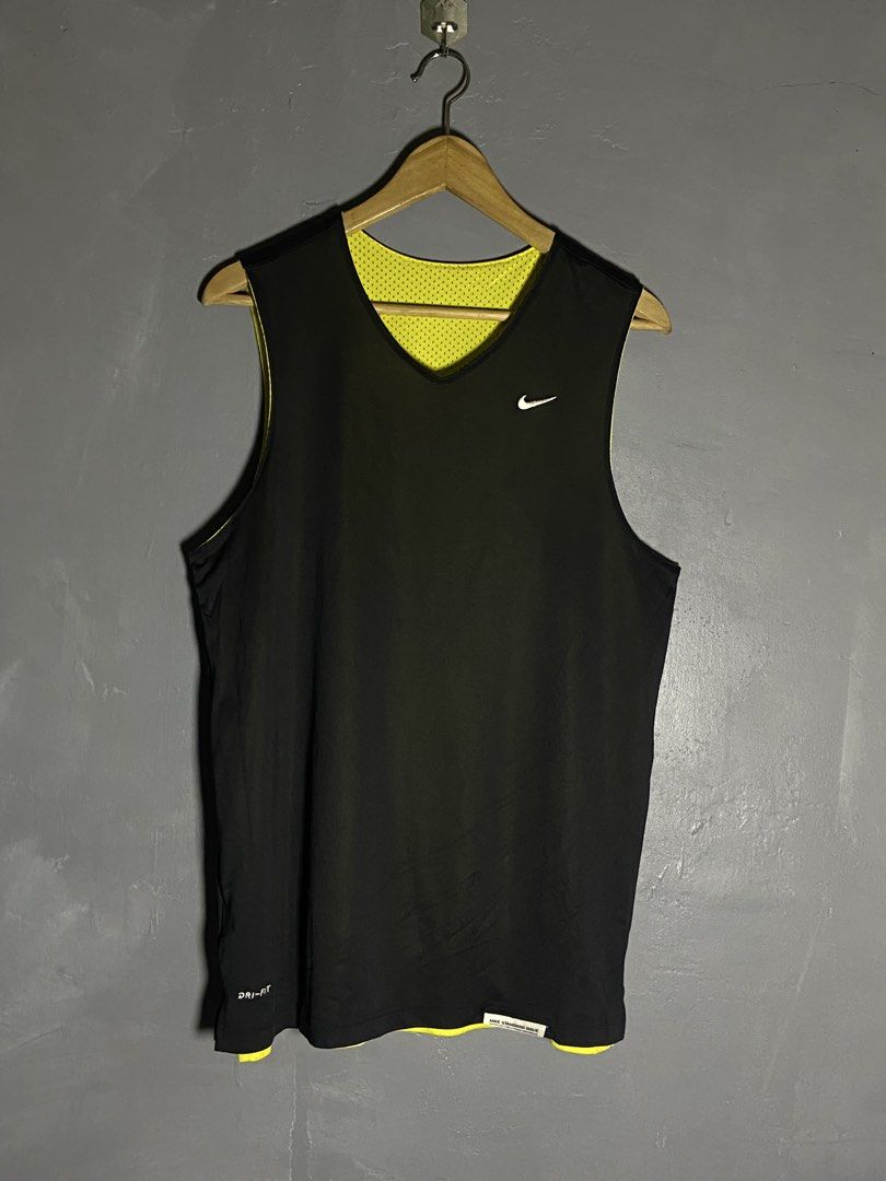 Nike Standard Issue Reversible Jersey (Category: Activewear) located in Cabuyao City. Submitted by chukz_x (Listing ID 1468677316, Image 1). Description: Nike Standard Issue Reversible Jersey Size : Large Dimes : 20.5W 29L Condition : Excellent Issue : none Price : 950 📍READY TO WEAR 📍Cabuyao Laguna.