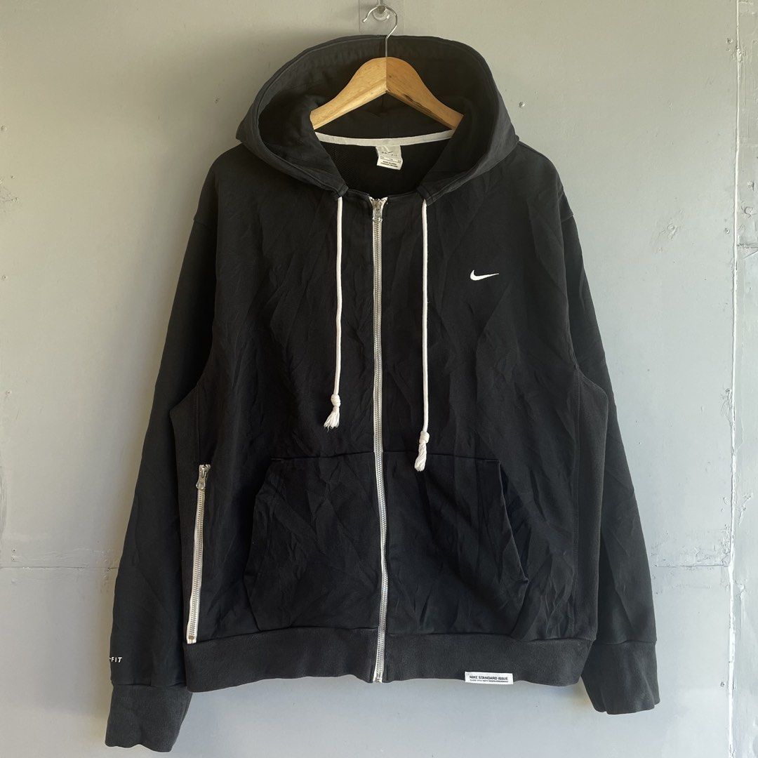 Nike Standard Issue Zip-Up Hoodie (Category: Coats, Jackets and Outerwear) located in Baguio. Submitted by 2ndstory.vntg (Listing ID 1468565357, Image 1). Description: NIKE STANDARD ISSUE ZIP-UP HOODIE🔥 XXL (24x27) Good-Excellent Condition 🔖₽300.00 📍Baguio City.