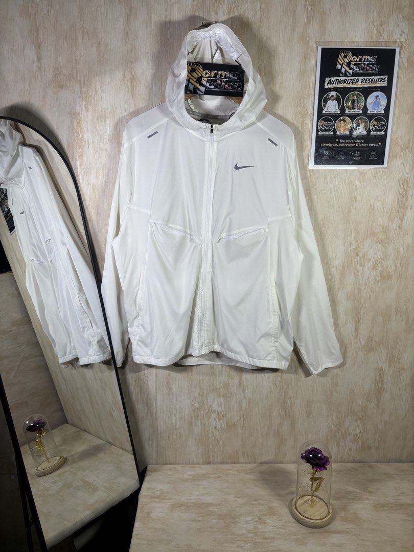 NIKE STRIDE REPEL RUNNING JACKET (Category: Coats, Jackets and Outerwear) located in Cabuyao City. Submitted by pormanation-thrift-store (Listing ID 1468604183, Image 1). Description: NIKE STRIDE REPEL RUNNING JACKET Condition: LIKE NEW Color rate: 10/10 (PWEDE SA MASELAN) Size: XXL (ASIAN) fir LARGE (US) Dimes: 24”Wx27-28”L Issue: NONE‼️ Price: 1500.