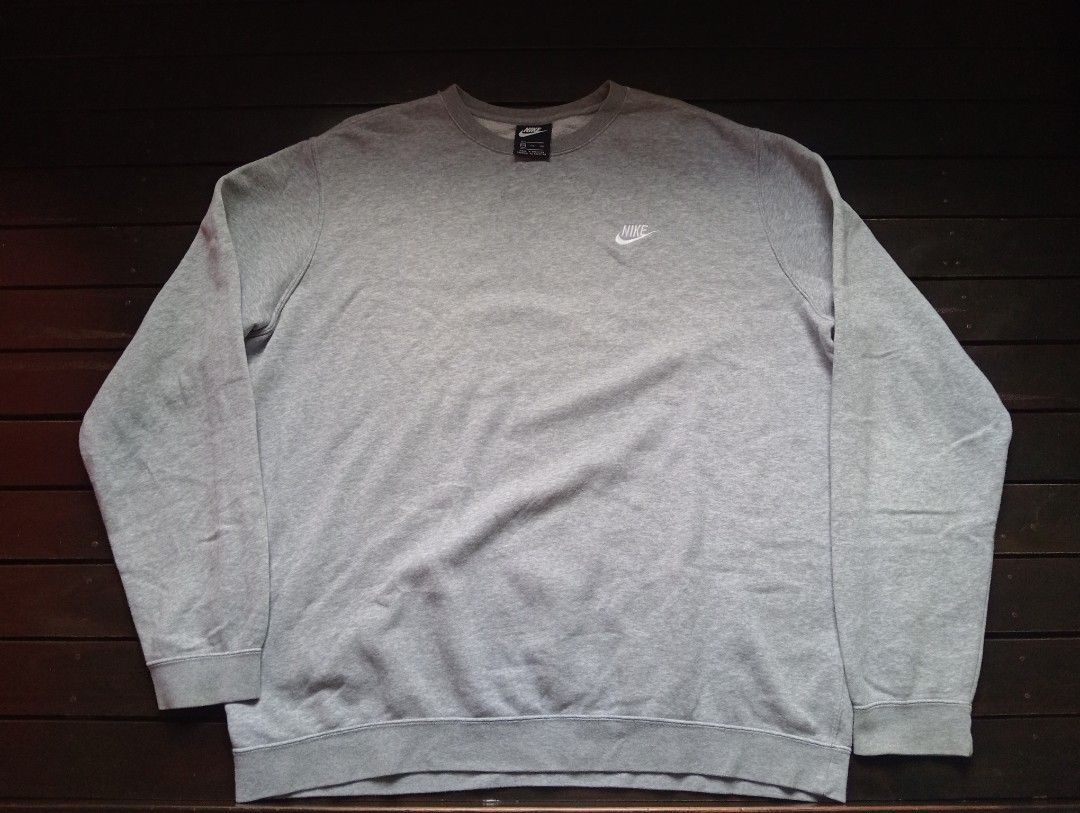 Nike sweatshirt XXL (Category: Coats, Jackets and Outerwear) located in Quezon City. Submitted by wet_boots (Listing ID 1468545934, Image 1). Description: Nike sweatshirt Size XXL (28x31) Good condition ₱650+sf.