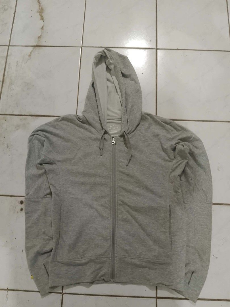 Nike tech fleece jacket (Category: Coats, Jackets and Outerwear) located in Surigao. Submitted by thrifttofinds (Listing ID 1468660671, Image 2). Description: no issue pa po for women's Nike tech fleece jacket.