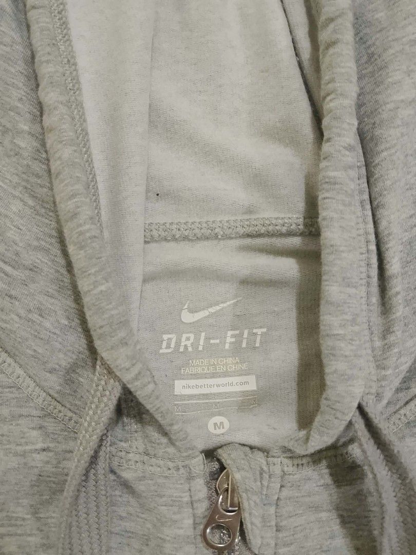 Nike tech fleece jacket (Category: Coats, Jackets and Outerwear) located in Surigao. Submitted by thrifttofinds (Listing ID 1468660671, Image 1). Description: no issue pa po for women's Nike tech fleece jacket.