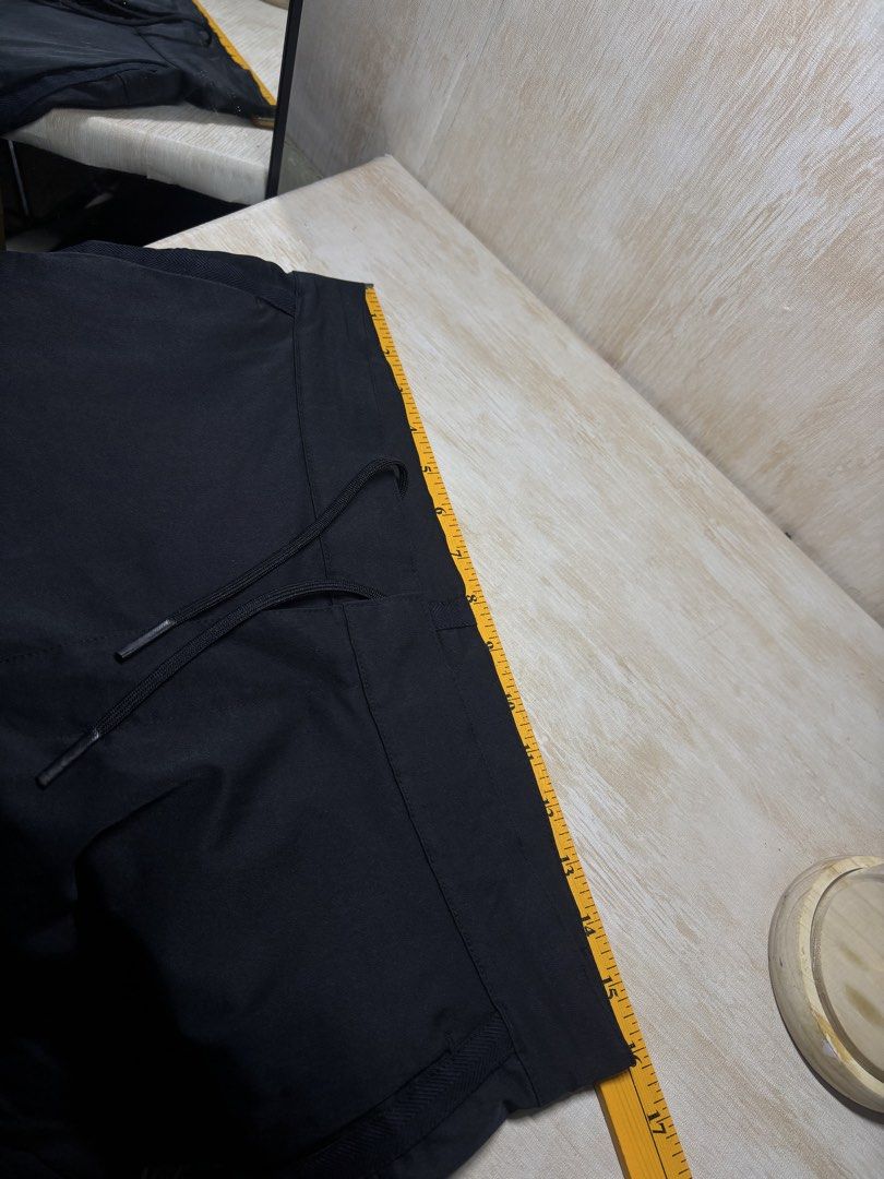 NIKE TECH PACK CARGO PANTS (Category: Trousers) located in Cabuyao City. Submitted by pormanation-thrift-store (Listing ID 1468600045, Image 2). Description: NIKE TECH PACK CARGO PANTS Condition: LIKE NEW Color rate: 10/10 (PWEDE SA MASELAN) Size: 30 Dimes: 32”Wx37”L Issue: NONE‼️ Price: 1800.