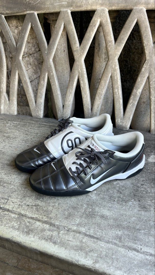 nike total 90 (Category: Casual Shoes) located in Cavite. Submitted by mr.gb4h (Listing ID 1468580210, Image 1). Description: size 10us used once only for photoshoot w og box.