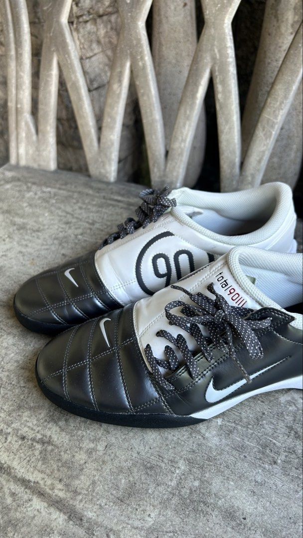 nike total 90 (Category: Casual Shoes) located in Cavite. Submitted by mr.gb4h (Listing ID 1468580210, Image 3). Description: size 10us used once only for photoshoot w og box.
