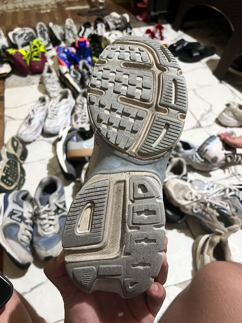 Nike v2k (Category: Sneakers) located in Molave. Submitted by thrifttashoe (Listing ID 1468660434, Image 3). Description: Need wash lang.
