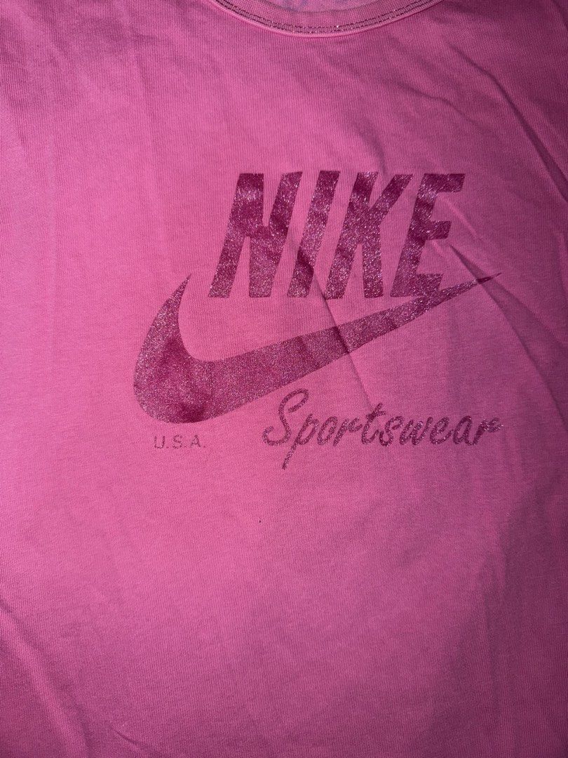 Nike Vintage Top (Category: Shirts) located in Pasay City. Submitted by kamilush (Listing ID 1468600313, Image 3). Description: S-Semi M.