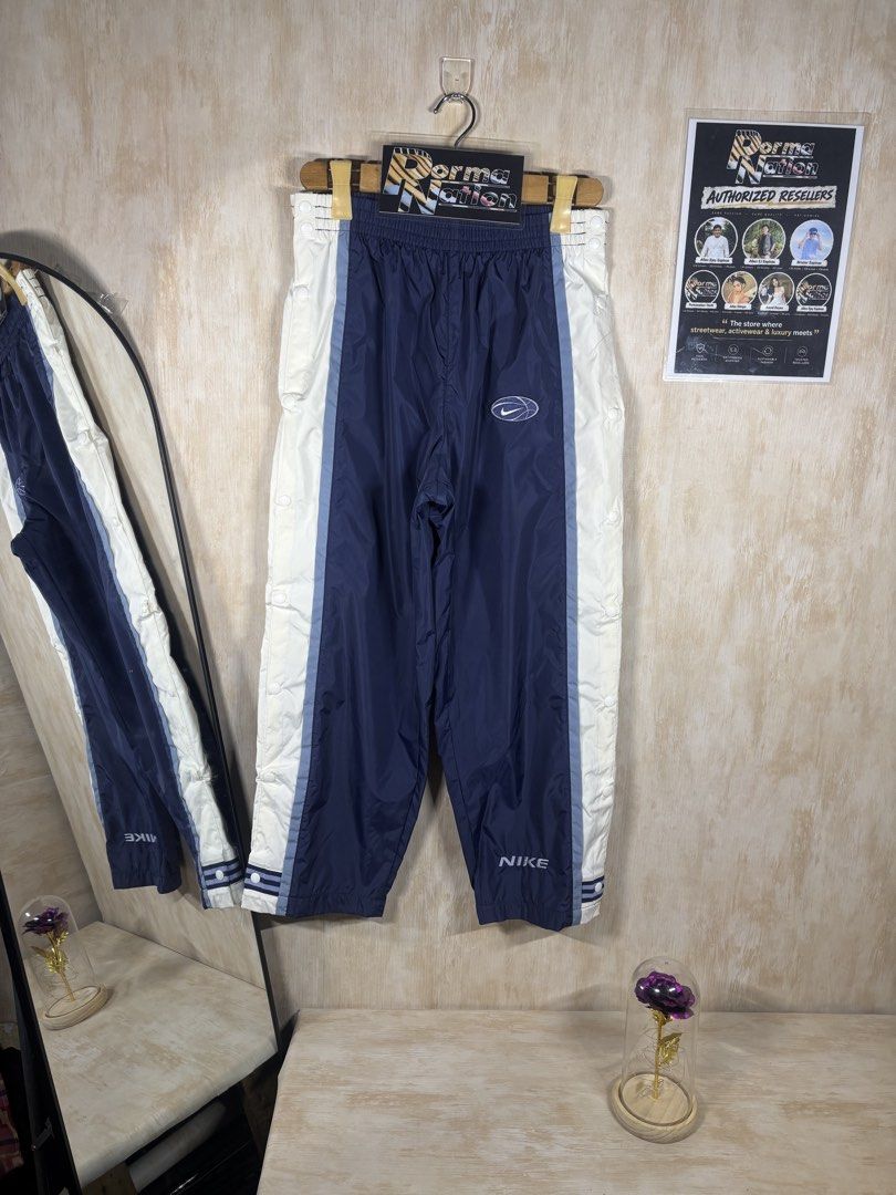 NIKE VINTAGE TRACK PANTS (Category: Trousers) located in Cabuyao City. Submitted by pormanation-thrift-store (Listing ID 1468599704, Image 1). Description: NIKE VINTAGE TRACK PANTS Condition: EXCELLENT Color rate: 9.5/10 Size: LARGE Dimes: 30-34”Wx36.5”L Issue: NONE‼️ Price: 2000.