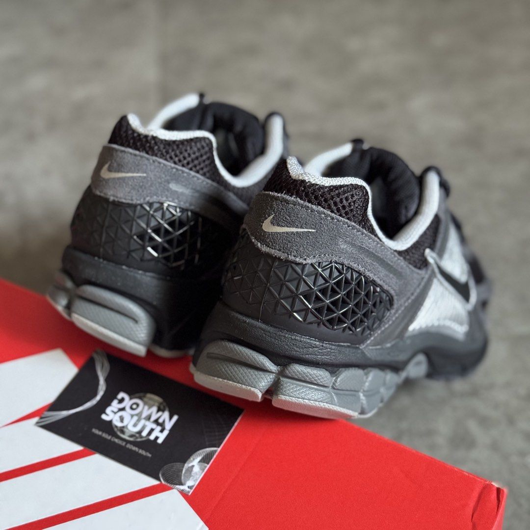Nike Vomero 5 ‘Black Anthracite’ (Category: Sneakers) located in Cavite. Submitted by gieveyandearcledera (Listing ID 1468511247, Image 3). Description: Nike Vomero 5 ‘Black Anthracite’ 🖤⚫️ ☑️ Sizes available on-hand: Size 7m/8.5w | 7.5m | 8m | 8.5m | 9m | 9.5m | 10m | 10.5m US ☑️ BELOW SRP! 💰₱6,000 only! (₱8,895 SRP) 🚚 Nationwide Shipping available! 💯 All items are brand new & authentic! 📍Imus City, Cavite DISCLAIMER: Down South is NOT affi