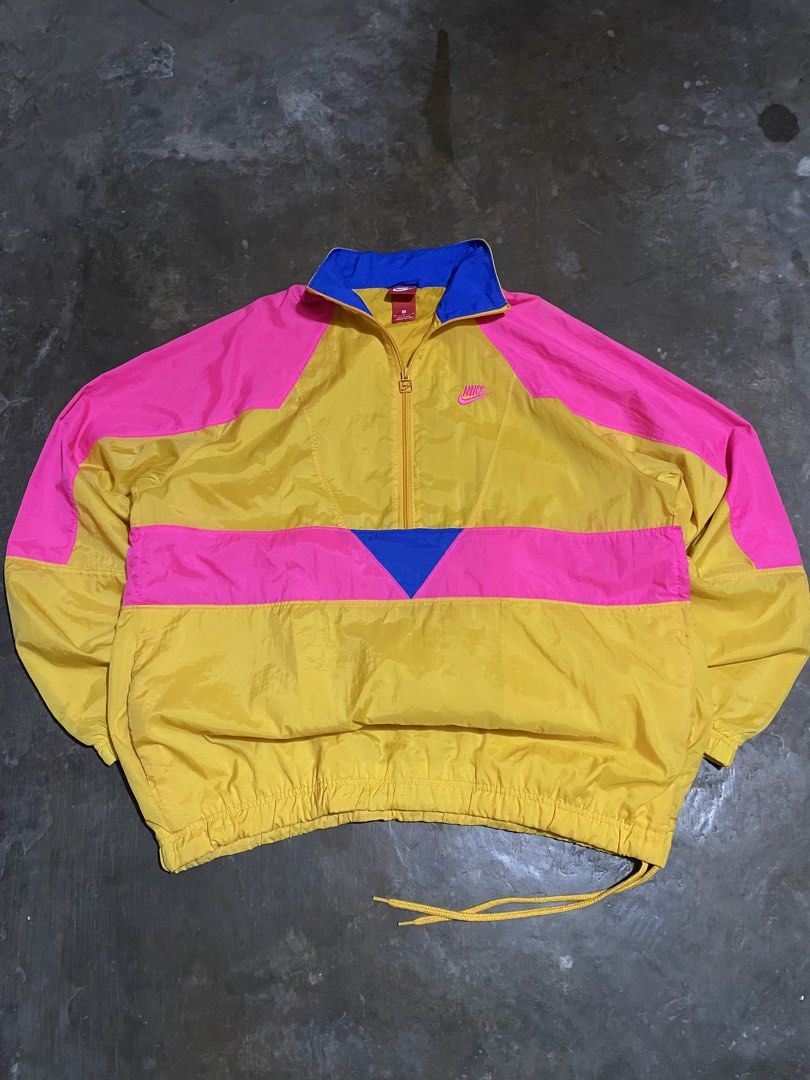 Nike VW Half Zip Packable Windbreaker Jacket (Category: Coats, Jackets and Outerwear) located in Santa Cruz. Submitted by _darskieeezz (Listing ID 1468547913, Image 3). Description: Actual Dimes 24 by 29 XL best Fit As new 2way Bag & Jacket / Adjustable Hem Loose fit Pogi neto!!!!!!! .