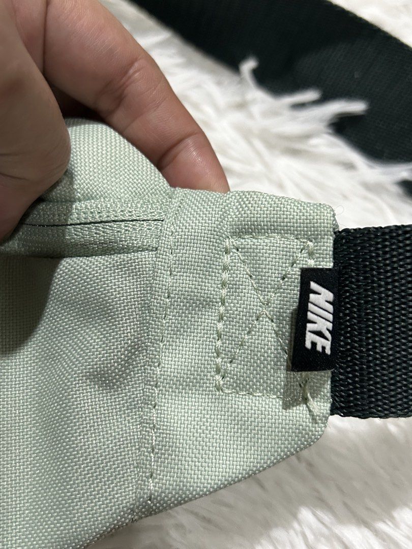 Nike Waist/Belt (Category: Belt bags, Clutches and Pouches) located in Pasig City. Submitted by minminreyn (Listing ID 1468570301, Image 3). Description: Nike waist or chest bag W/etiketa No issue Like new Condition Dumi tuldok lang W/etiketa What you see is what you get no cod Cavite lalamove or Jnt (Mon to Sat) Siena college Delmonte ave Qc Meetup or lalamove (Sunday only) .