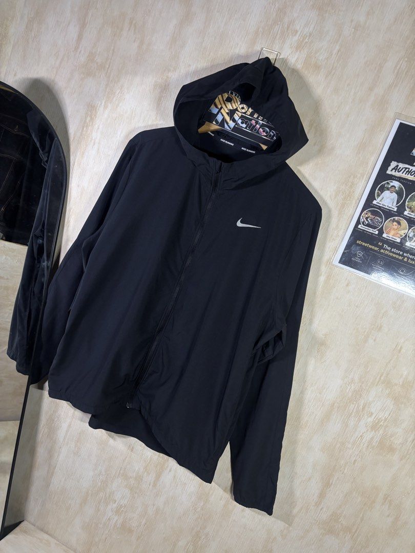 NIKE WINDRUNNER RUNNING JACKET (Category: Coats, Jackets and Outerwear) located in Cabuyao City. Submitted by pormanation-thrift-store (Listing ID 1468605133, Image 3). Description: NIKE WINDRUNNER RUNNING JACKET Condition: LIKE NEW Color rate: 10/10 (PWEDE SA MASELAN) Size: XL Dimes: 23”Wx27-28”L Issue: NONE‼️ Price: 1500.