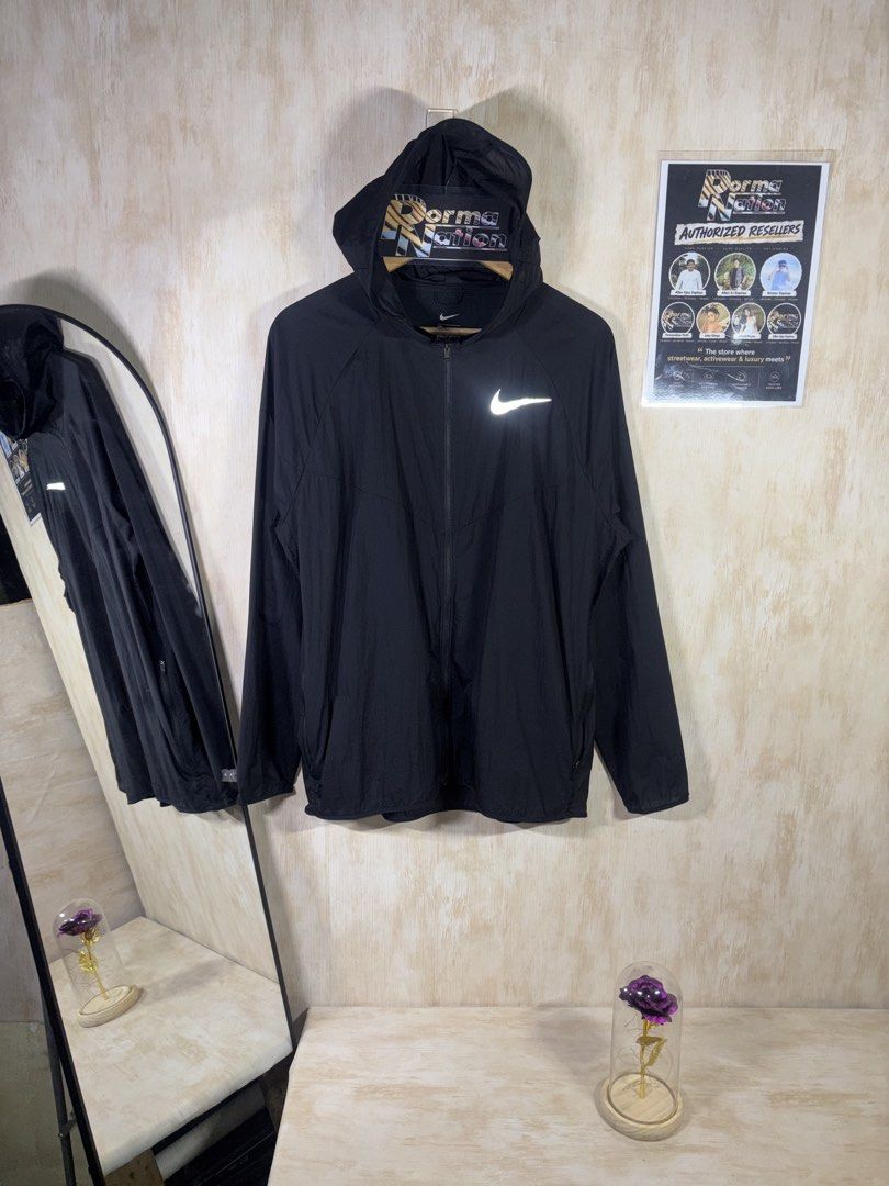 NIKE WINDRUNNER WINDPROOF JACKET (Category: Coats, Jackets and Outerwear) located in Cabuyao City. Submitted by pormanation-thrift-store (Listing ID 1468604755, Image 2). Description: NIKE WINDRUNNER WINDPROOF JACKET Condition: LIKE NEW Color rate: 10/10 (PWEDE SA MASELAN) Size: XL Dimes: 23”Wx26-28”L Issue: NONE‼️ Price: 1500.
