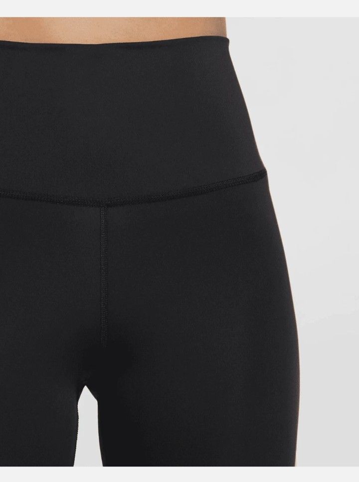 Nike yoga tights (Category: Activewear) located in Baguio. Submitted by ukay.kayuhjan (Listing ID 1468624972, Image 3). Description: nike yoga tights 22-24waist 33length excellent 280₱.