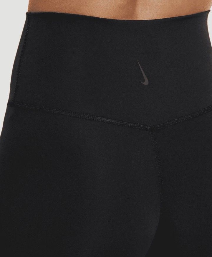 Nike yoga tights (Category: Activewear) located in Baguio. Submitted by ukay.kayuhjan (Listing ID 1468624972, Image 2). Description: nike yoga tights 22-24waist 33length excellent 280₱.