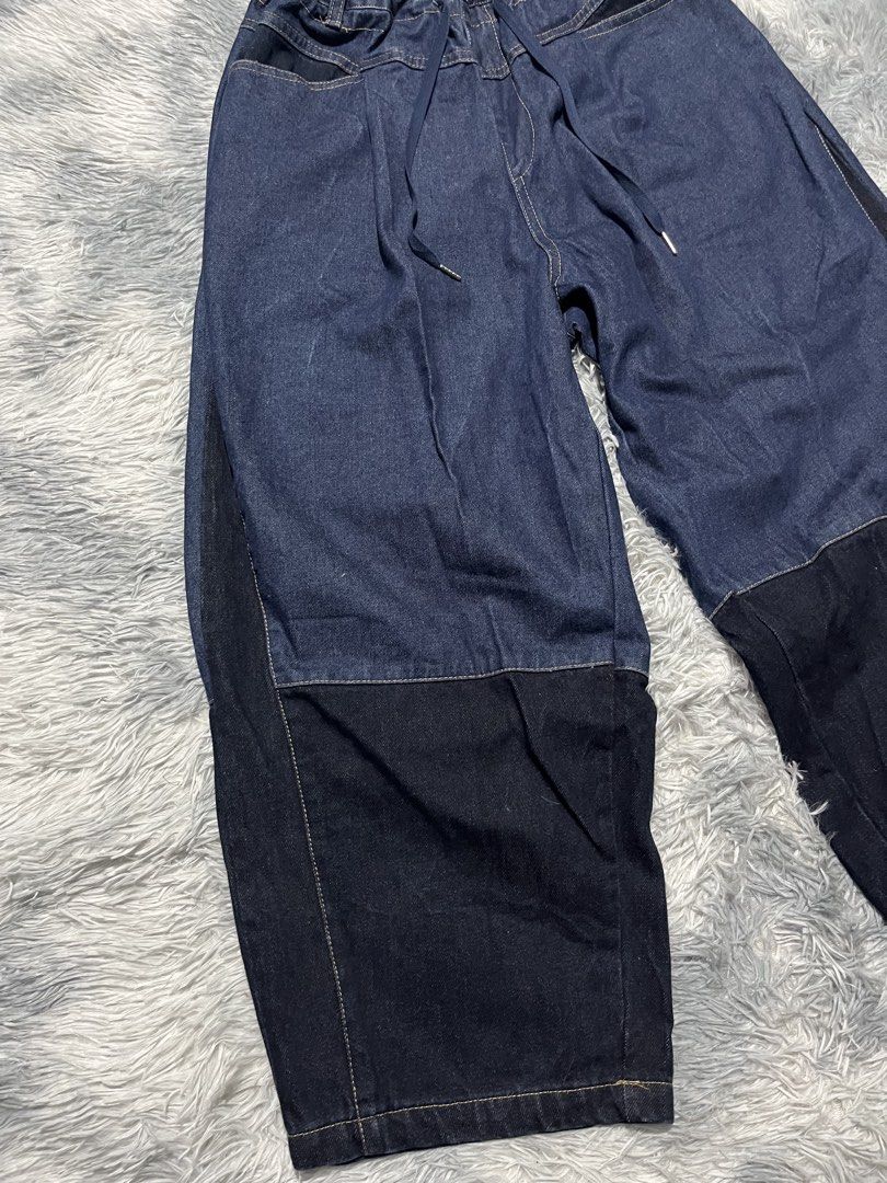 Niko And Easy Barrel Denim Pants (Category: Jeans) located in Sasmuan (Sexmoan). Submitted by winterclothes.ph (Listing ID 1468517222, Image 3). Description: Niko And Easy Barrel Denim Pants Free Size on tag Waist 24-36 Length 36 Leg Opening 9.5 Excellent Condition.